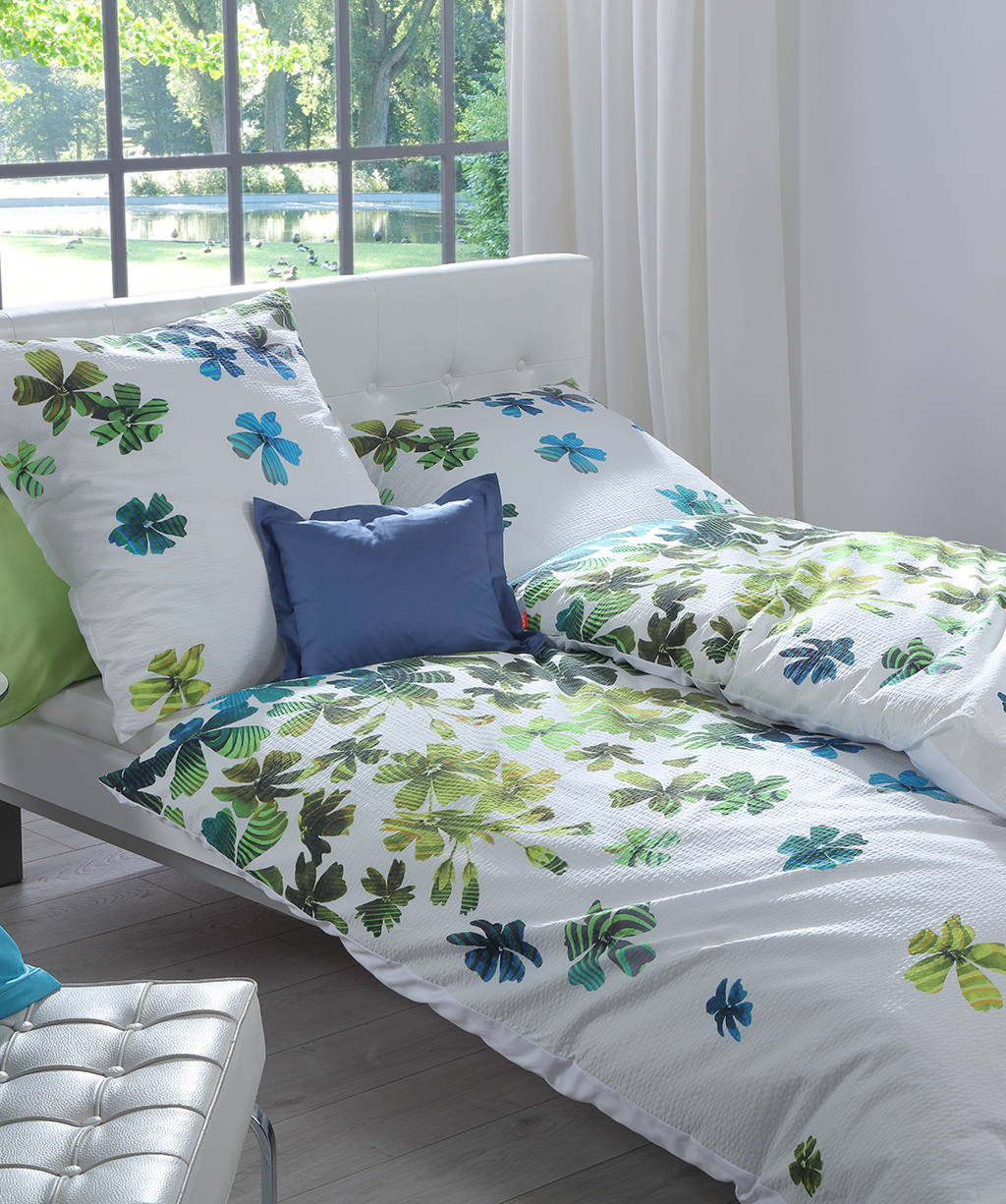 Seersucker Bettwäsche mit grünem Blumenmuster - bügelleicht