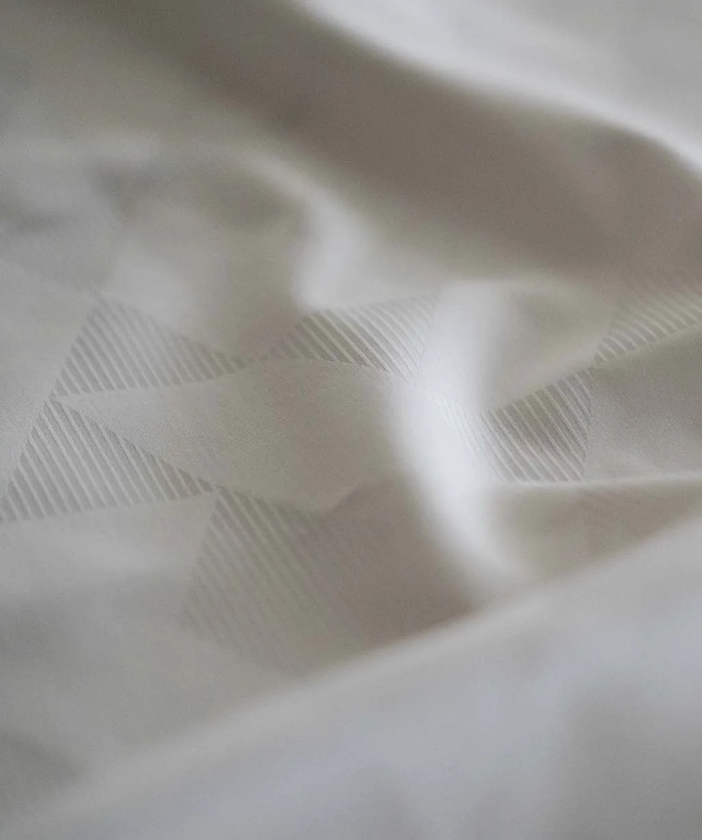 Opal Creme – Material